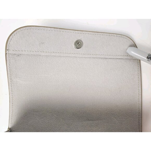 Georgio Armani Silver/Cream Lined Snap Close Eyeglass Sunglass Case - Picture 8 of 11